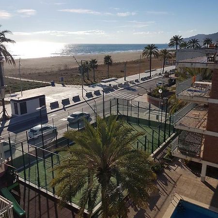 Mogaver Beach Castelldefels Apartment Екстериор снимка