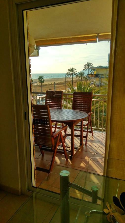 Mogaver Beach Castelldefels Apartment Екстериор снимка