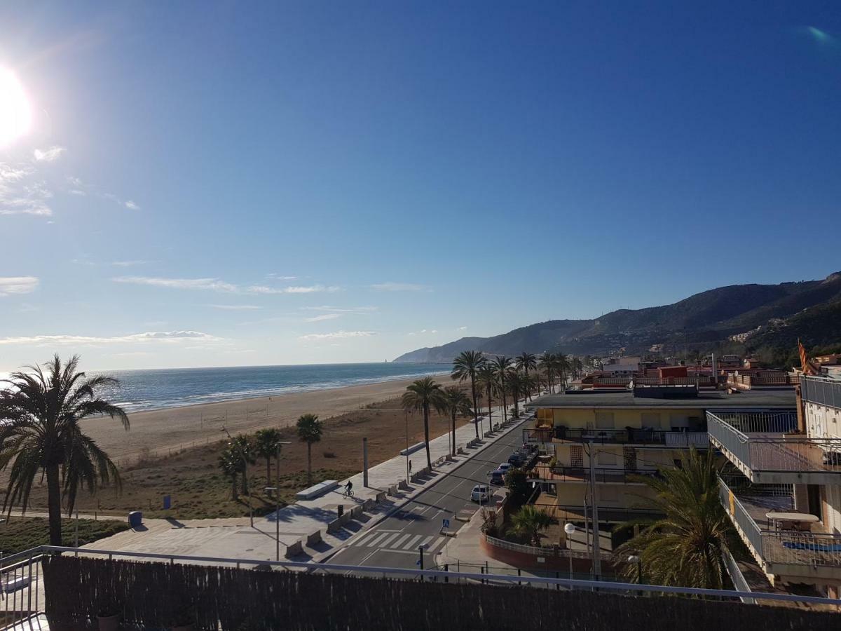 Mogaver Beach Castelldefels Apartment Екстериор снимка